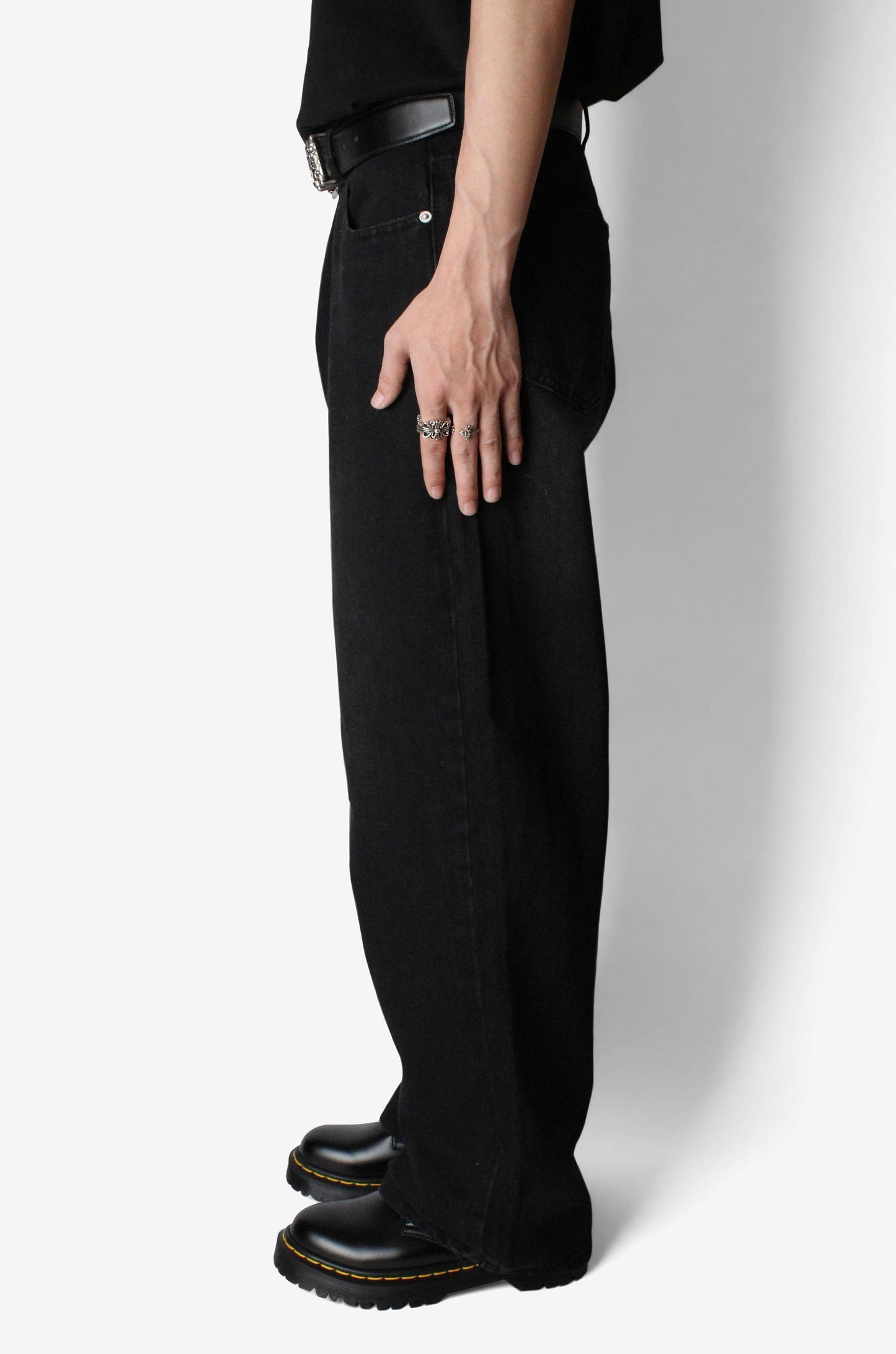 90's Straight-Leg Jeans