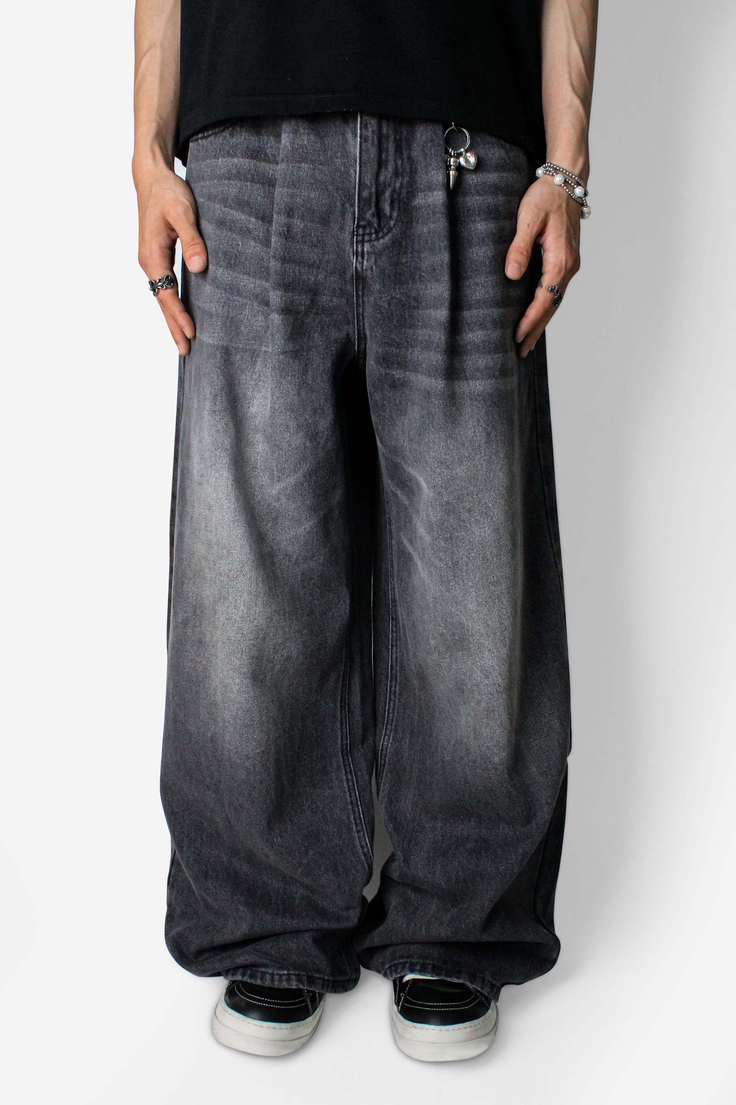 Signature Baggy Jeans