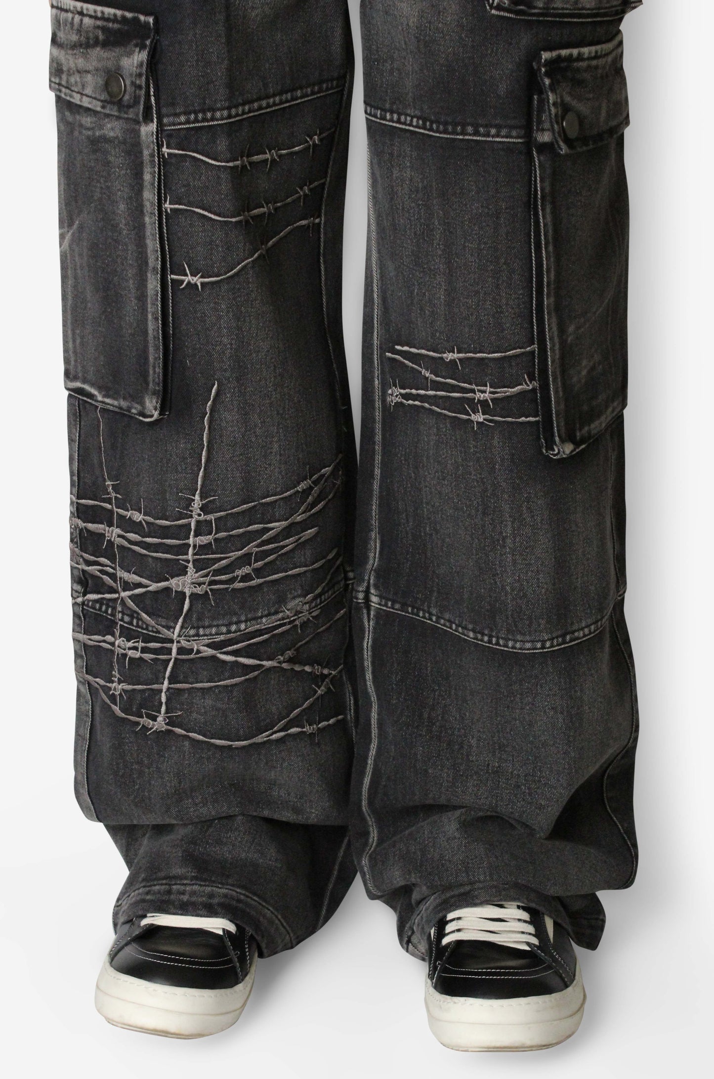 BarbWire Embroidery Jeans