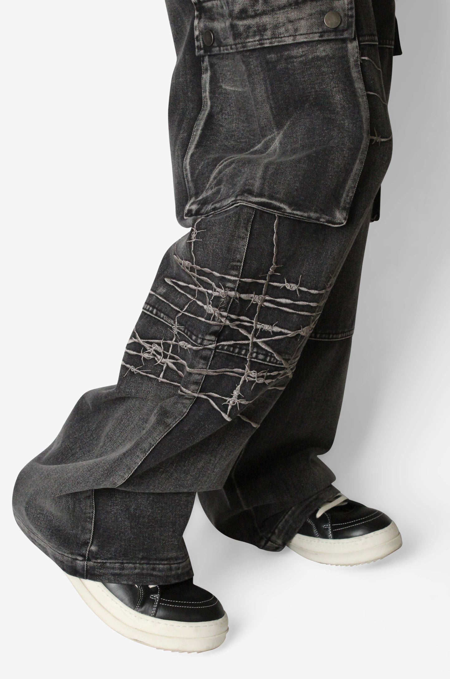 BarbWire Embroidery Jeans