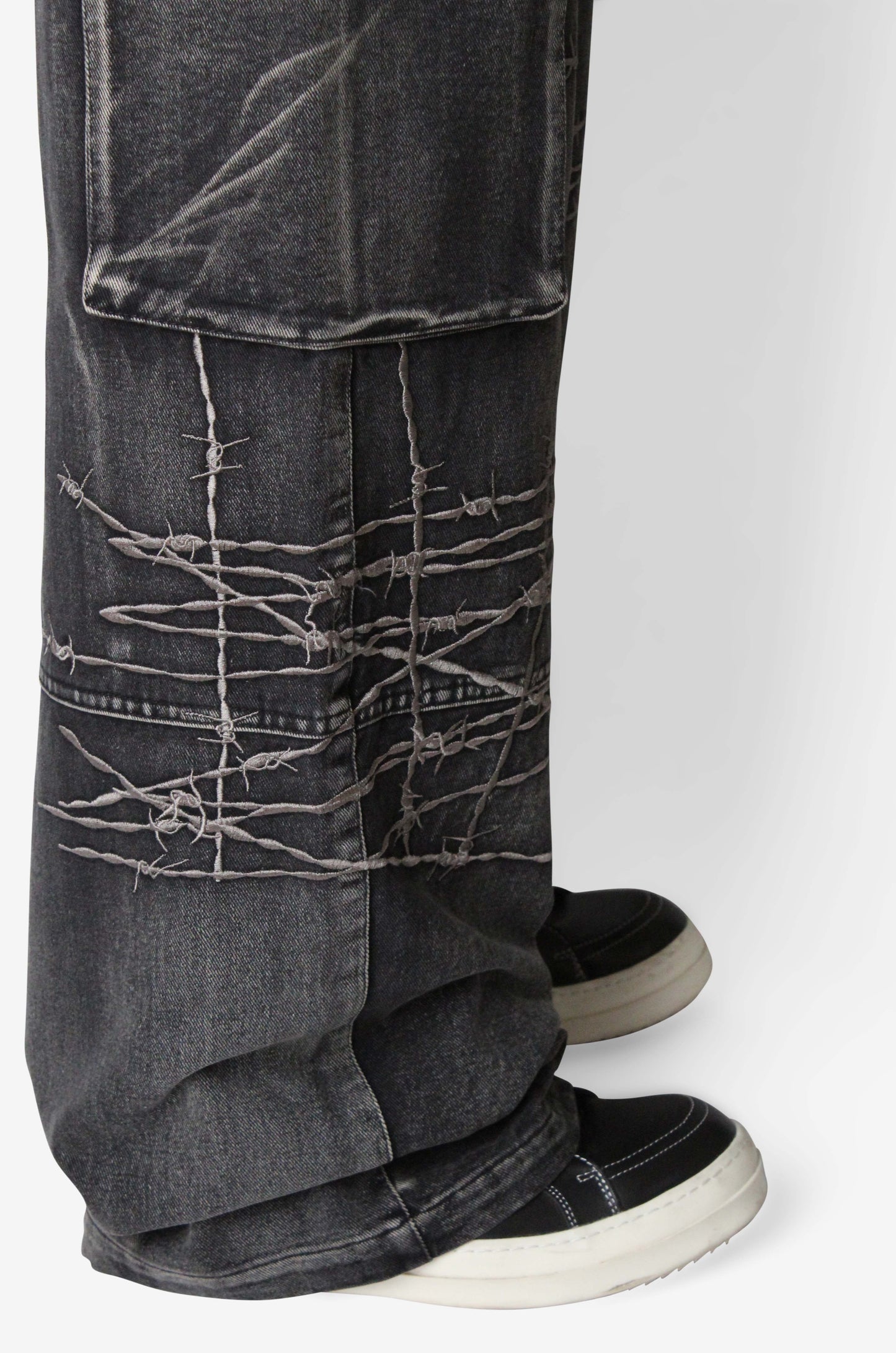 BarbWire Embroidery Jeans