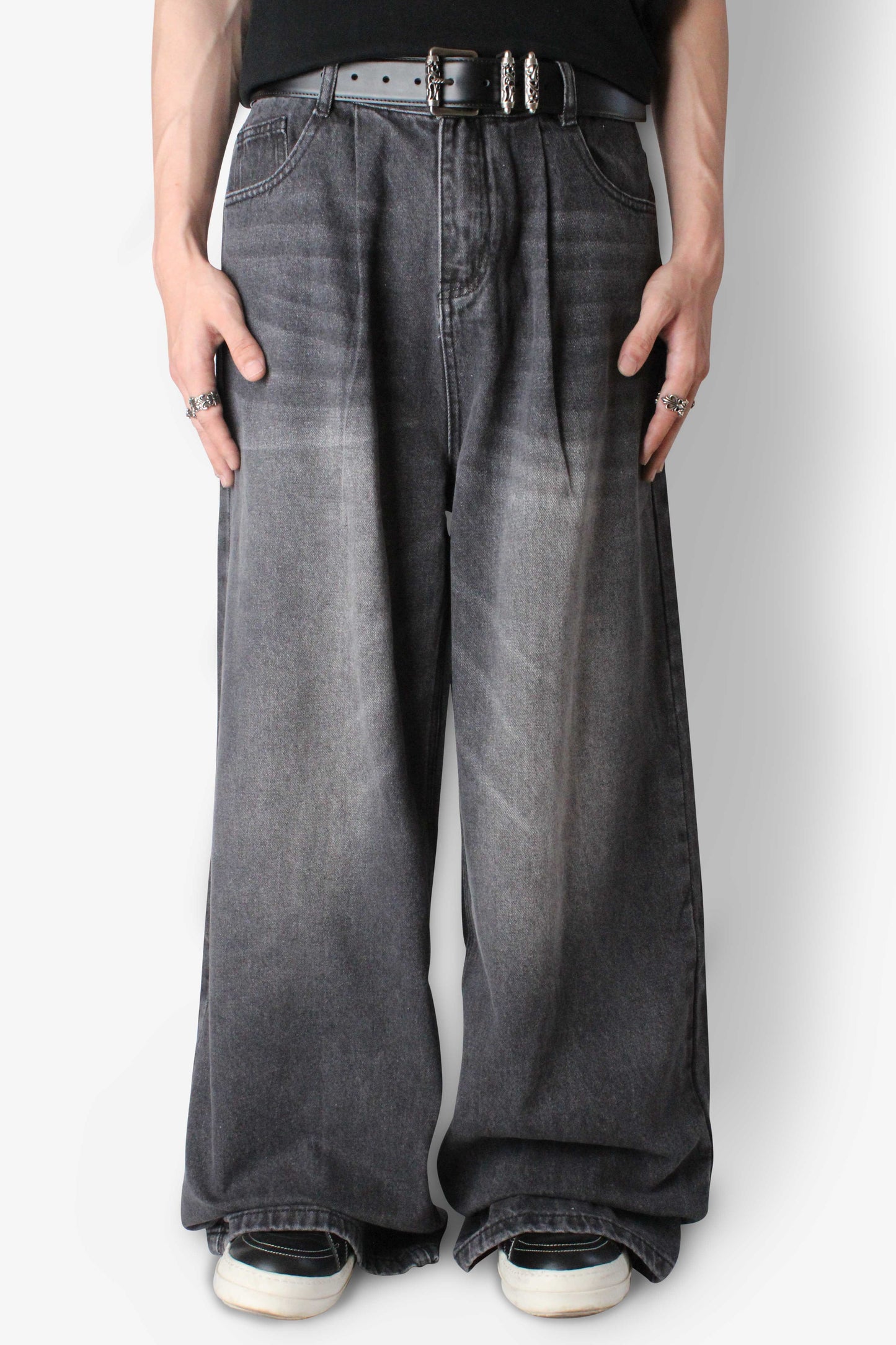 Signature Baggy Jeans