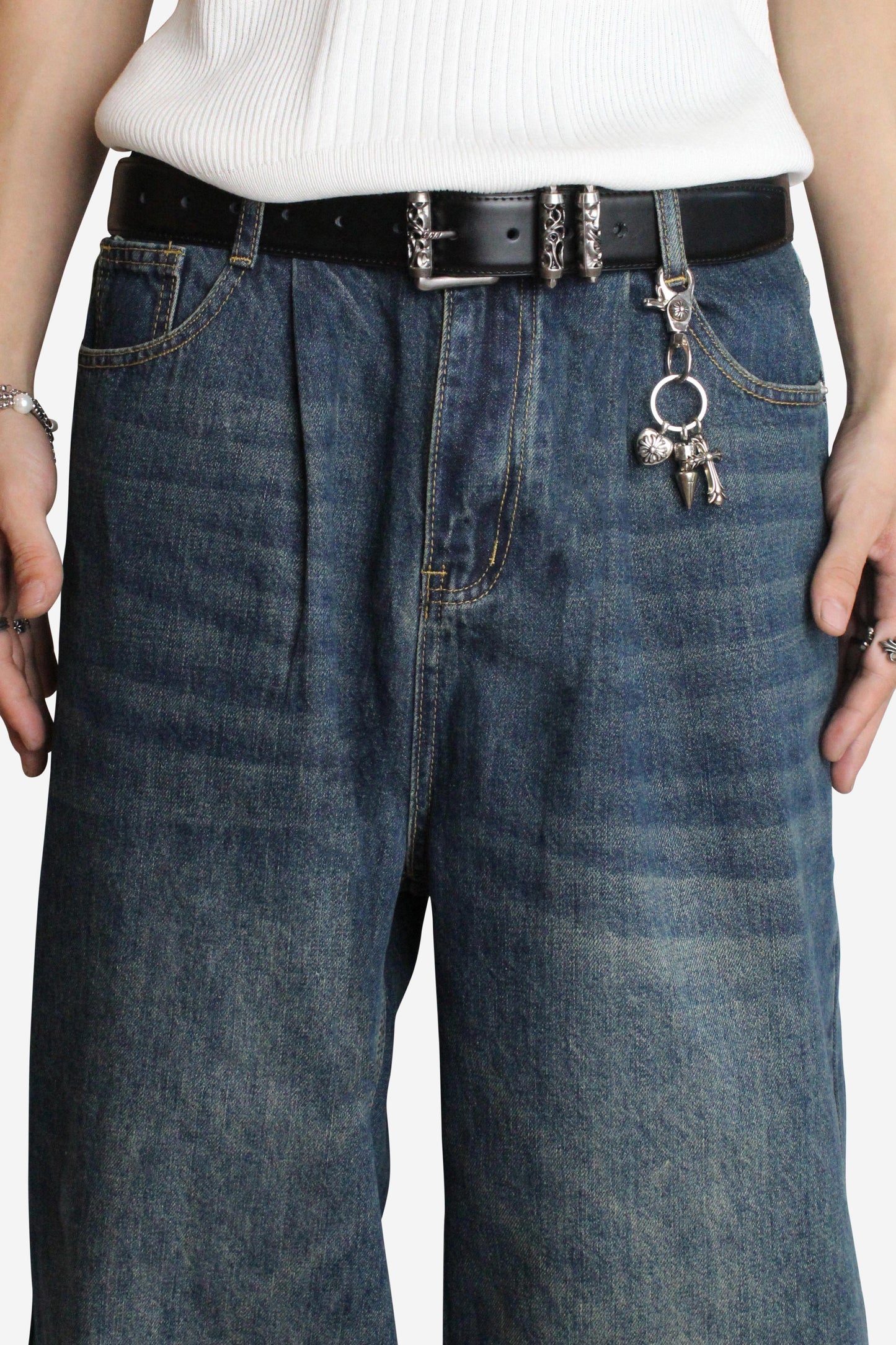Signature Baggy Jeans  v1