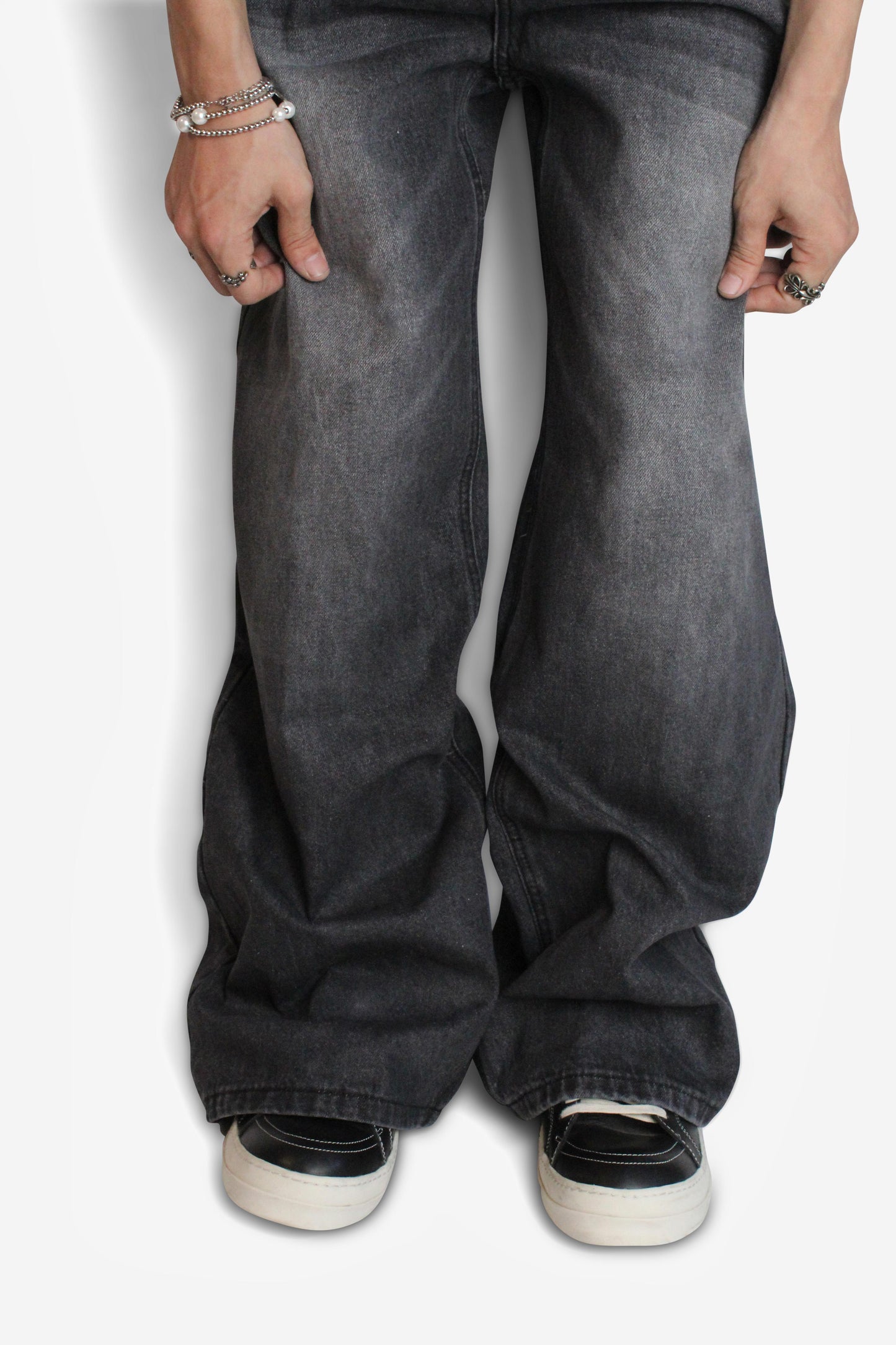 Signature Baggy Jeans