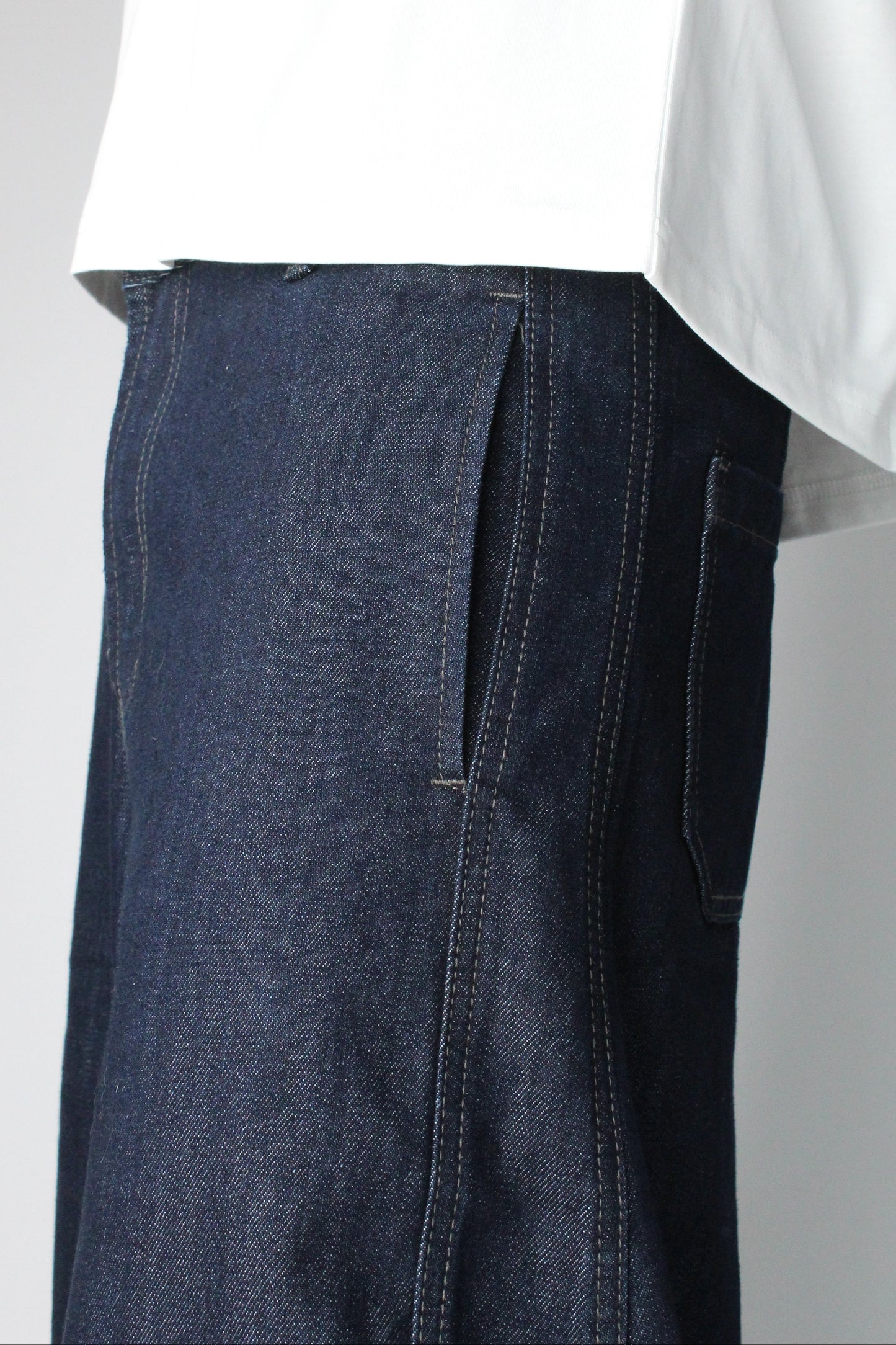 Curve Barrel Jeans